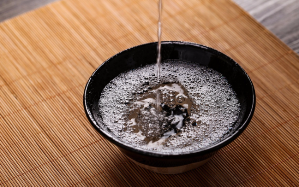 创达盈配资 白酒板块午盘下跌 贵州茅台下跌1.44%