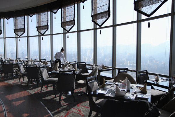 牛360配资 广州超人气自助餐! 海鲜即捞即煮, 是谁在挤破头吃?